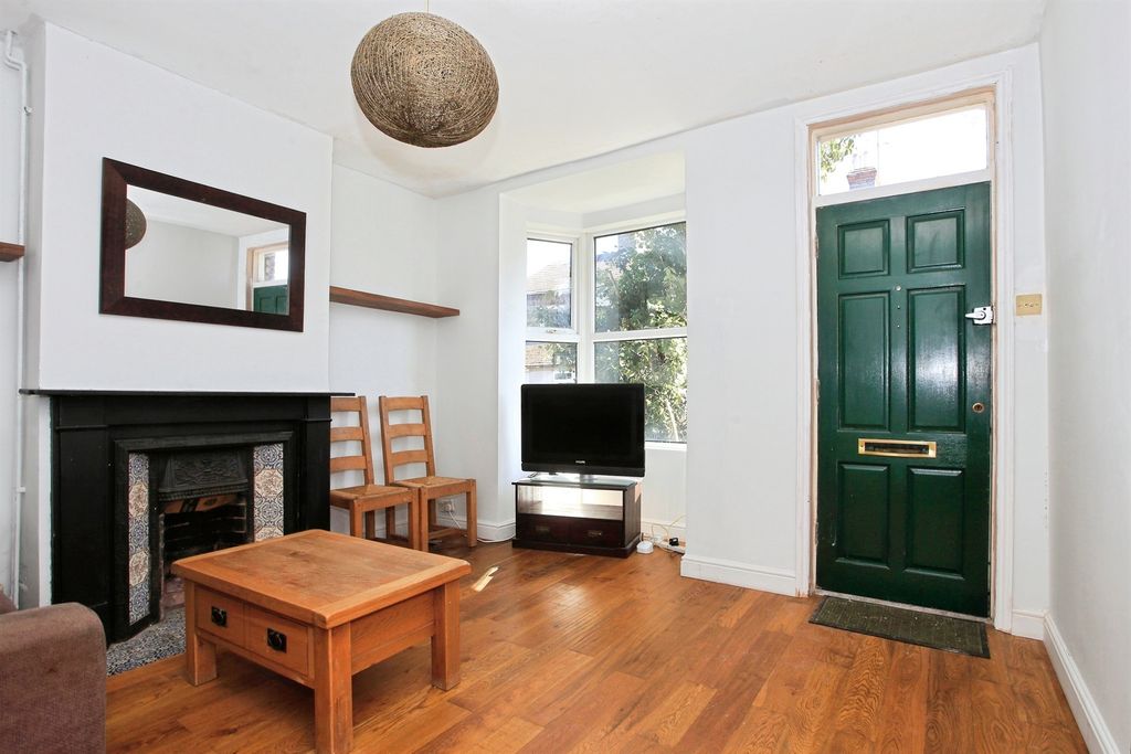 Property photo 3 of 16