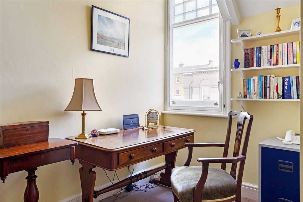 Additional image 7 of 3 bed flat for saleSwan House, Saddlers Row, Petworth, West Sussex GU28