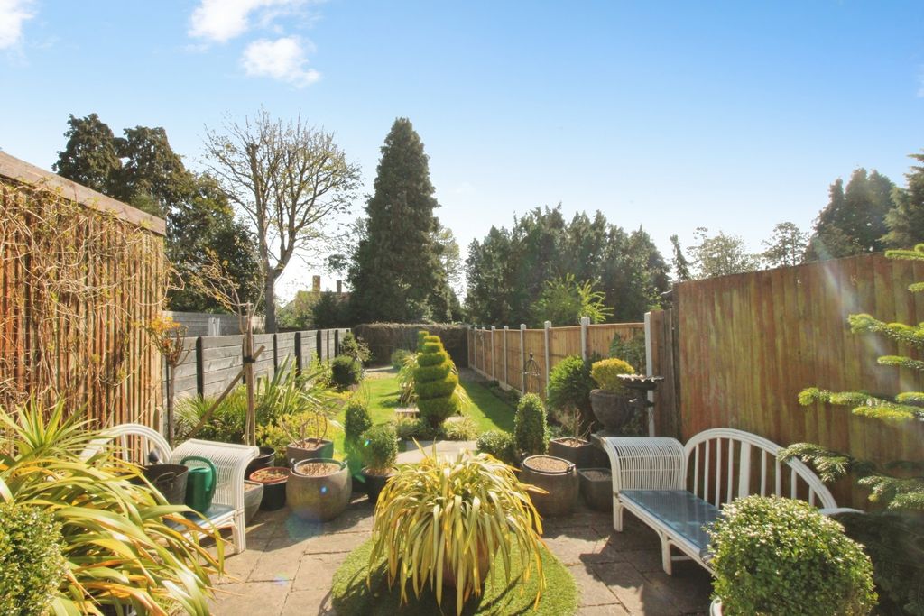 Property photo 2 of 16 Garden