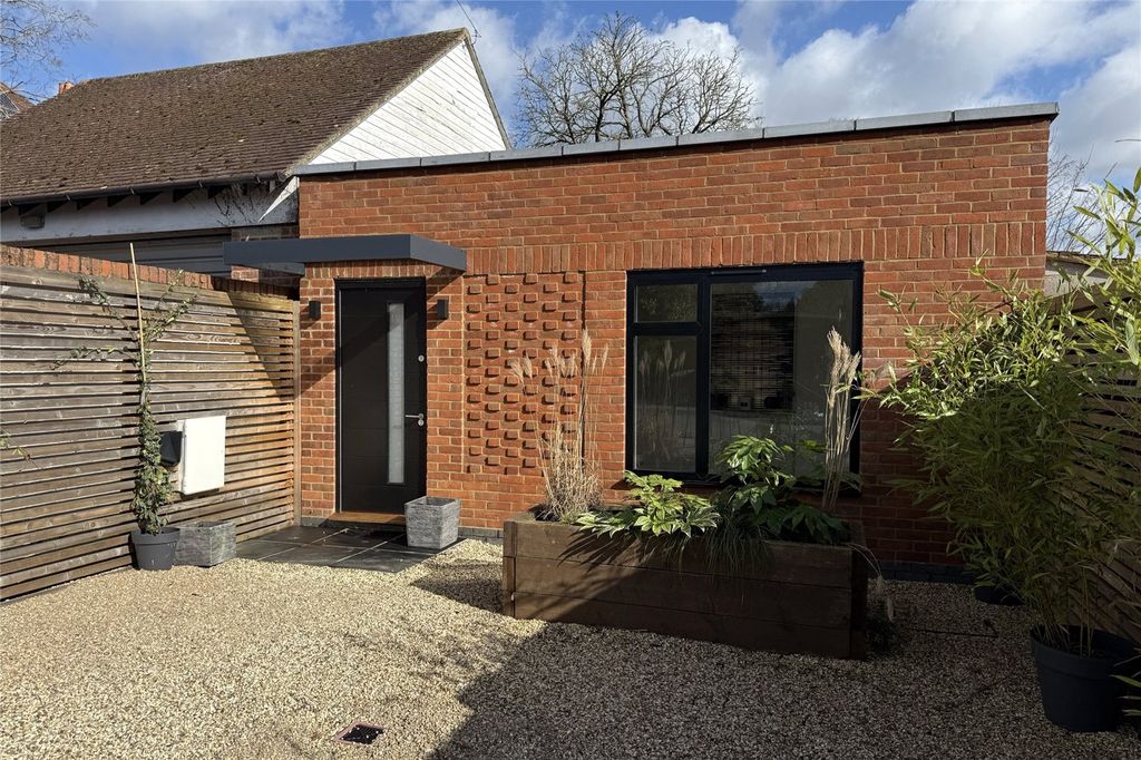 Property photo 1 of 10 External