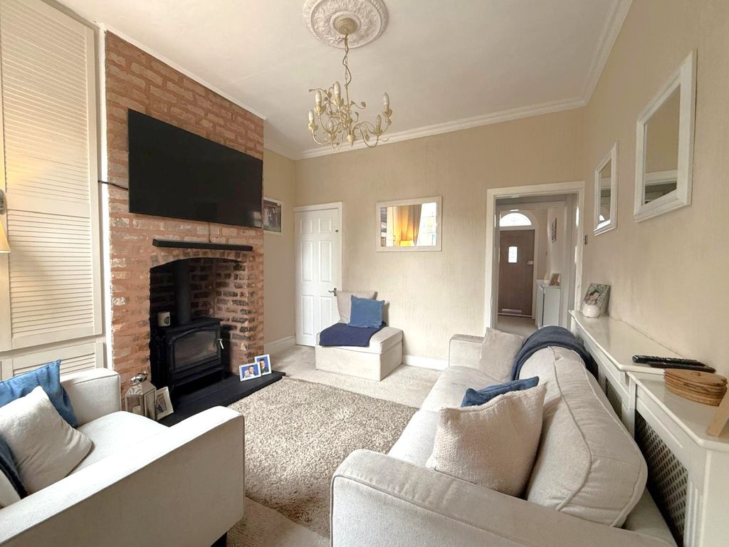 Property photo 1 of 14 Photo 9