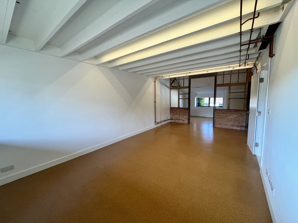 Property photo 3 of 24