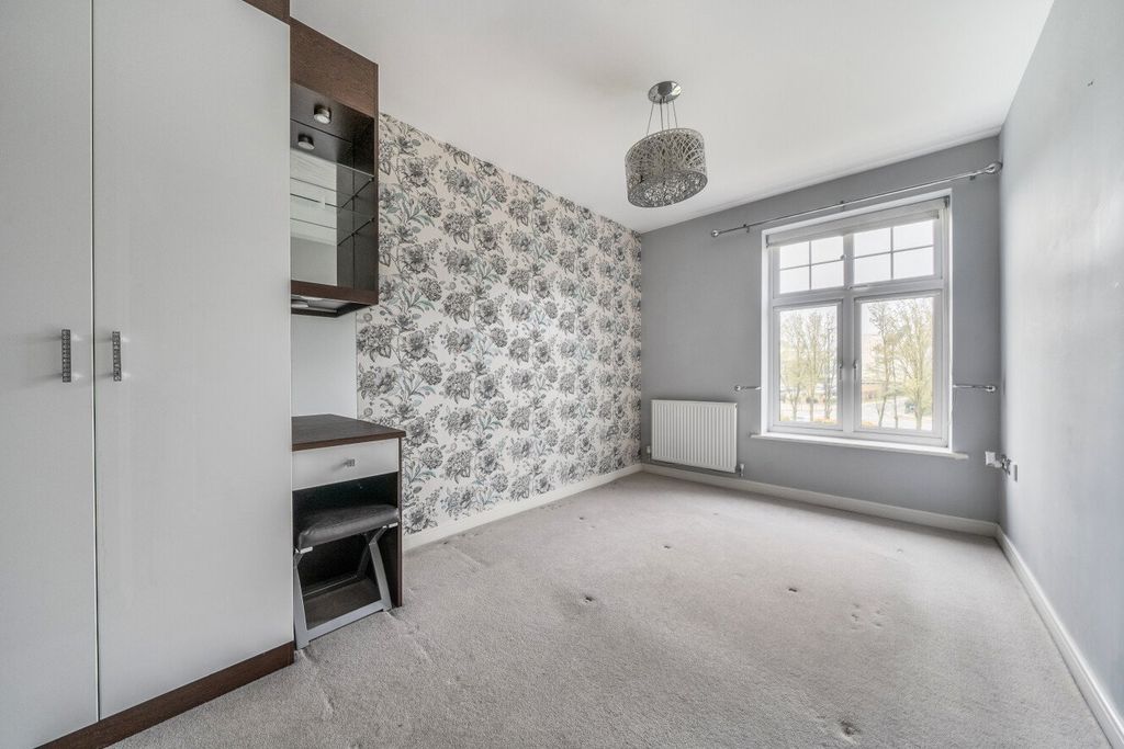 Property photo 3 of 15 Picture No. 02