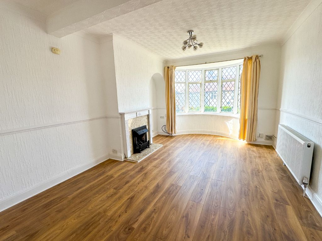 Property photo 3 of 21 4538686