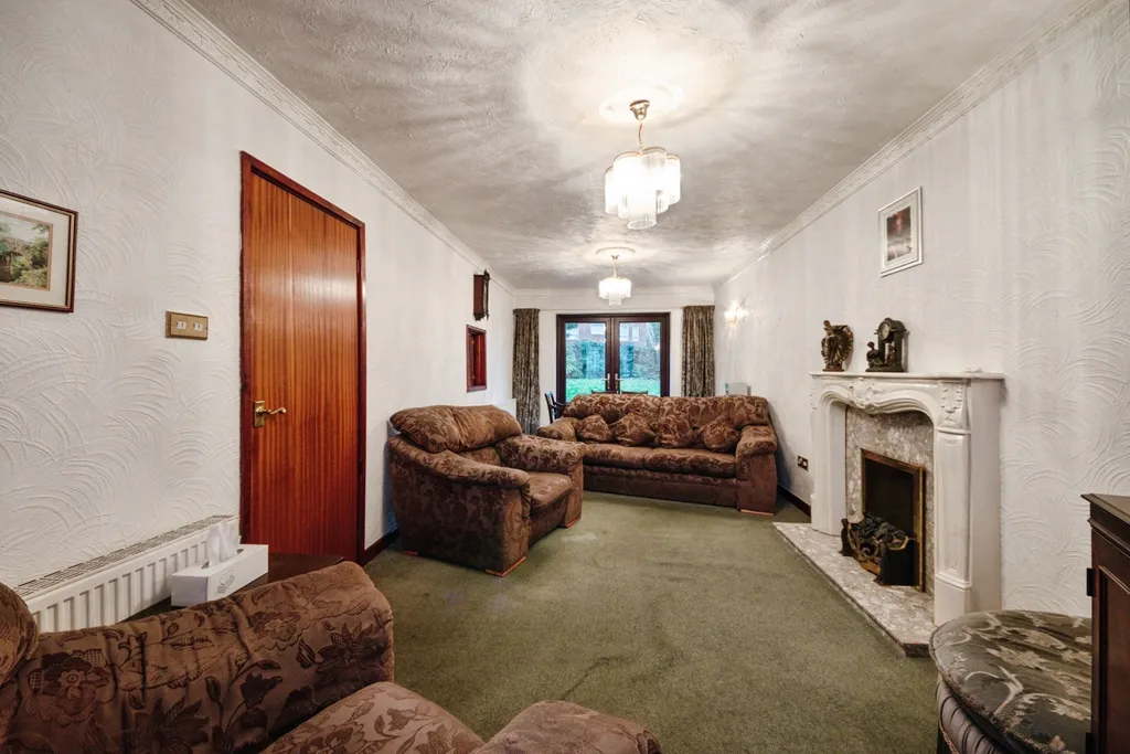House in Birmingham, West Midlands - More