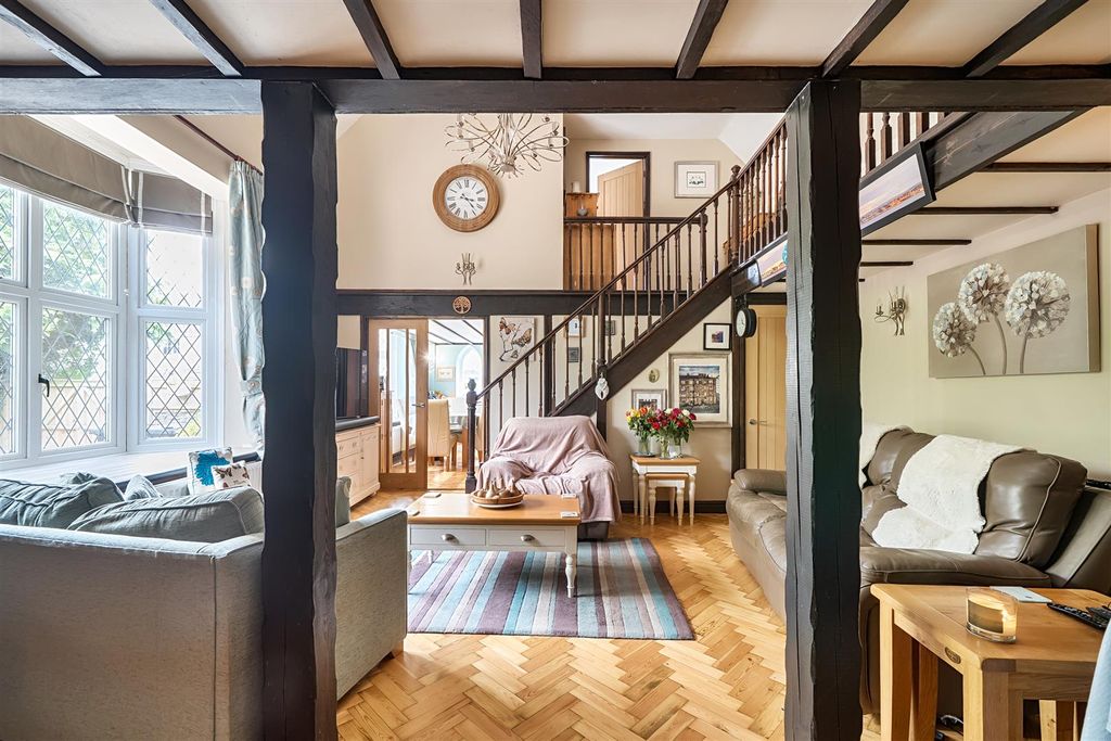 Property photo 3 of 18 Sitting Room