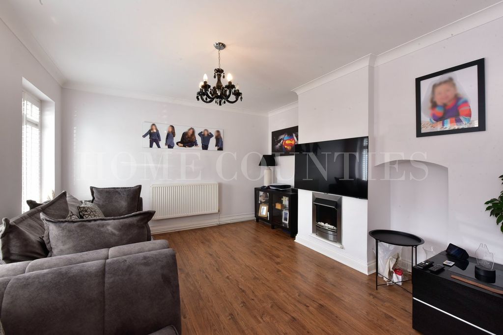 Property photo 3 of 26
