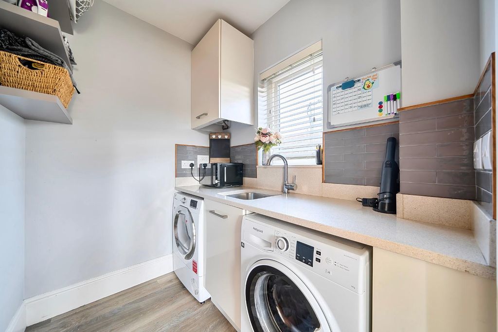 Property photo 3 of 20 1422514-15-69A9707633496.Jpg