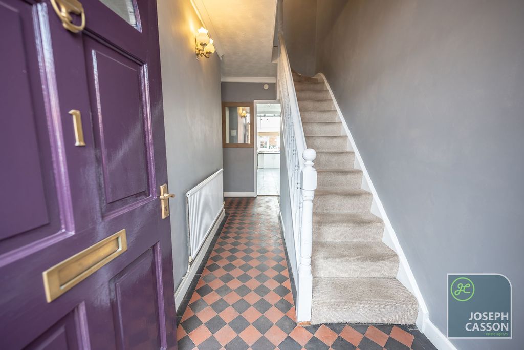 Property photo 3 of 24