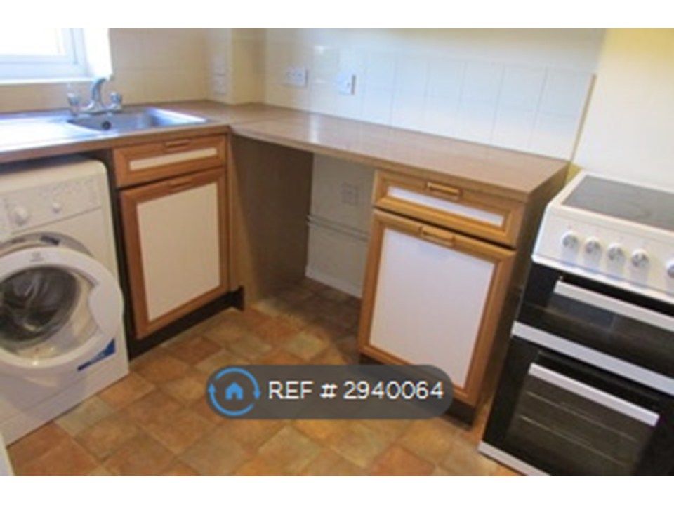 Property photo 3 of 6 Kitchen