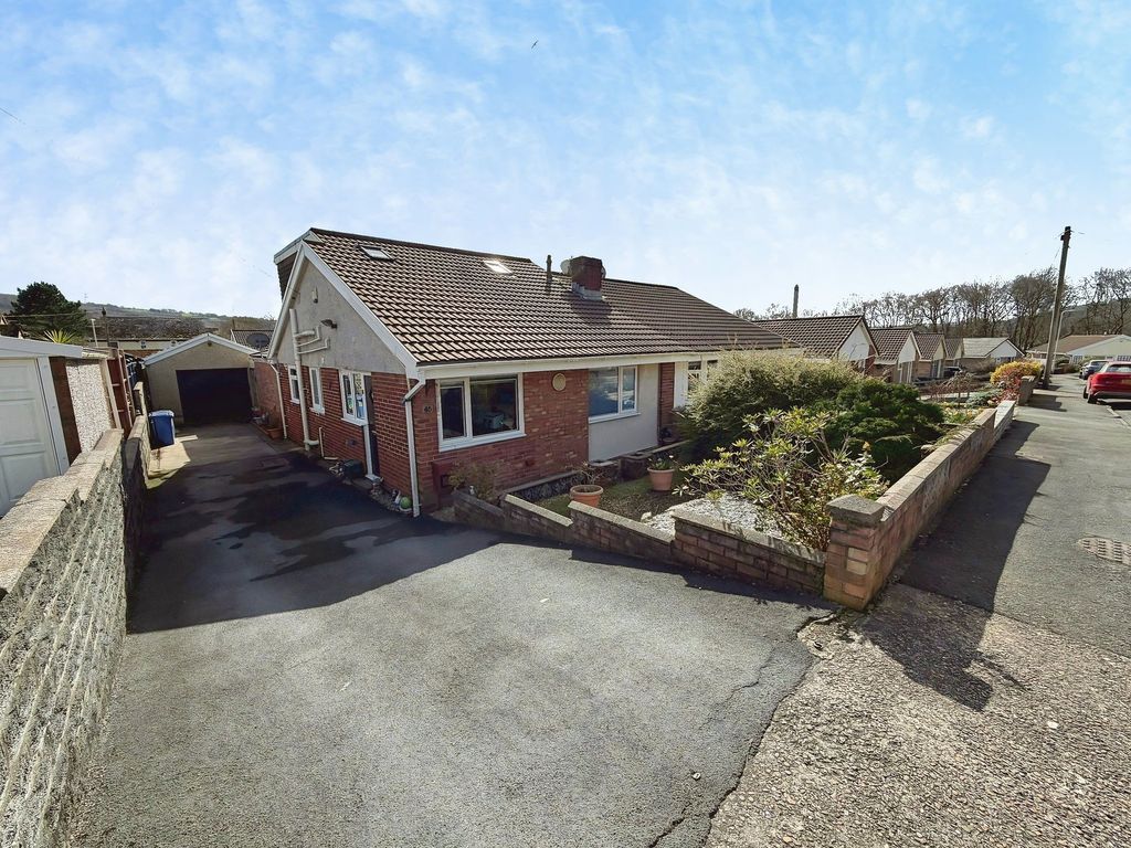 Property photo 1 of 28