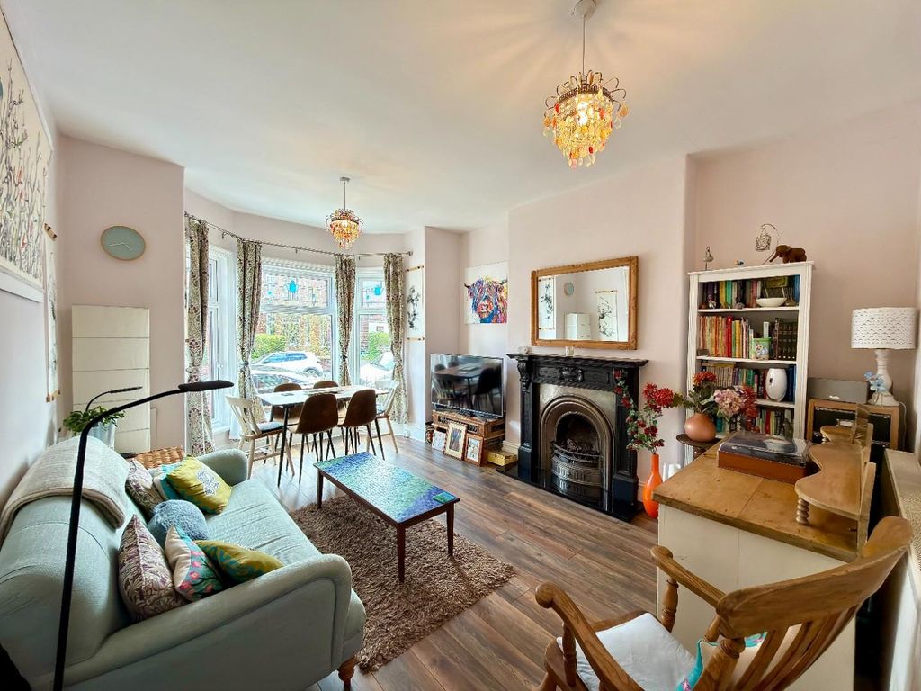 Property photo 2 of 34