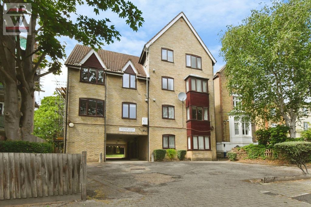 Property photo 1 of 9