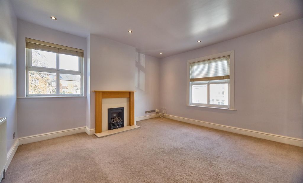 Property photo 3 of 8 Front Lounge