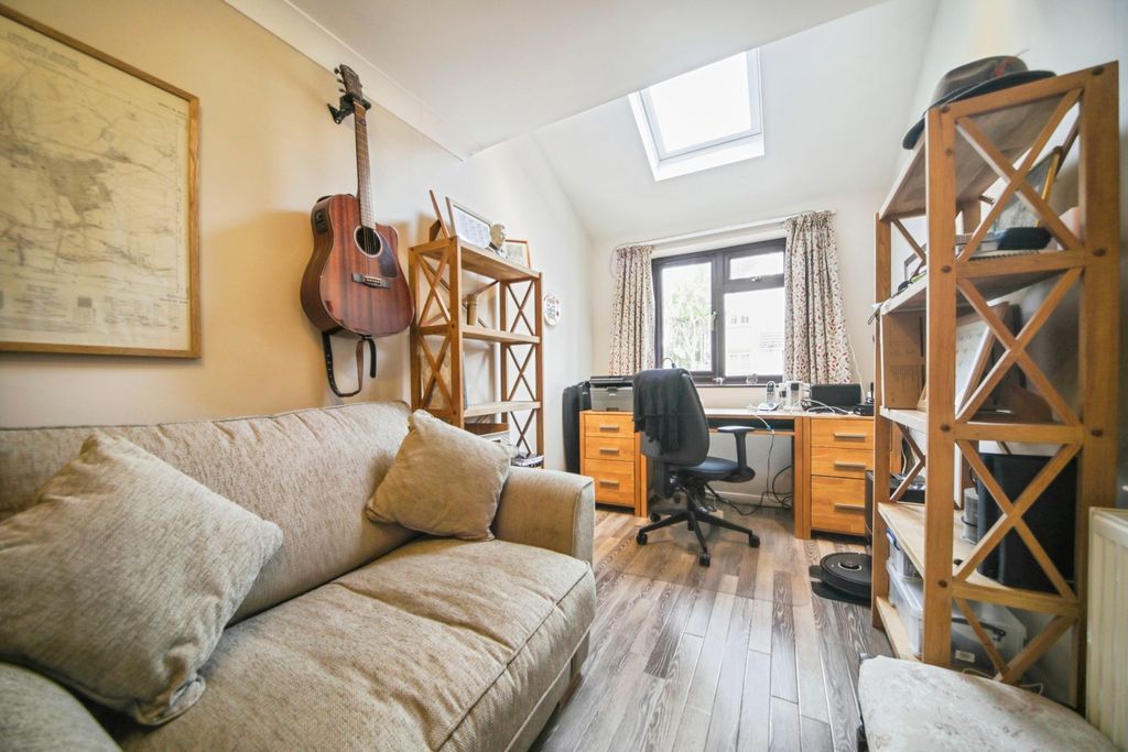 Property photo 3 of 23 Pbox-Img.Jpg