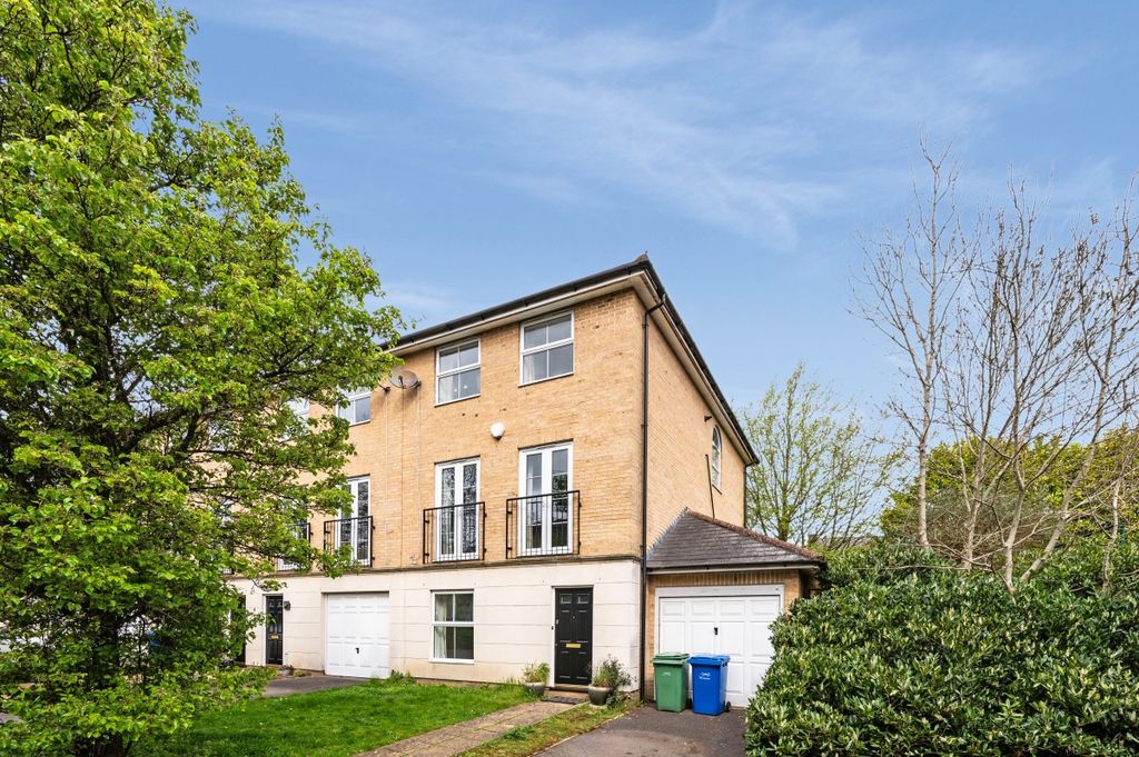 Property photo 1 of 17 Chestnut Place
