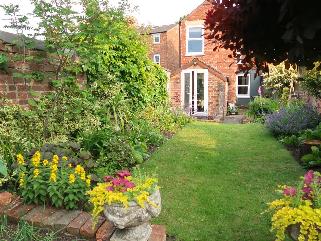 Property photo 1 of 32