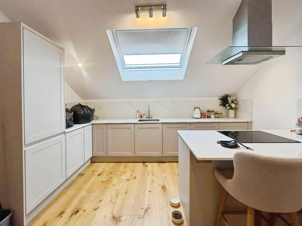 Property photo 2 of 9 20A2c20B-B25Af314-0c1A-41Ef-Bfd0-Fe56Efd973B6.Jpg