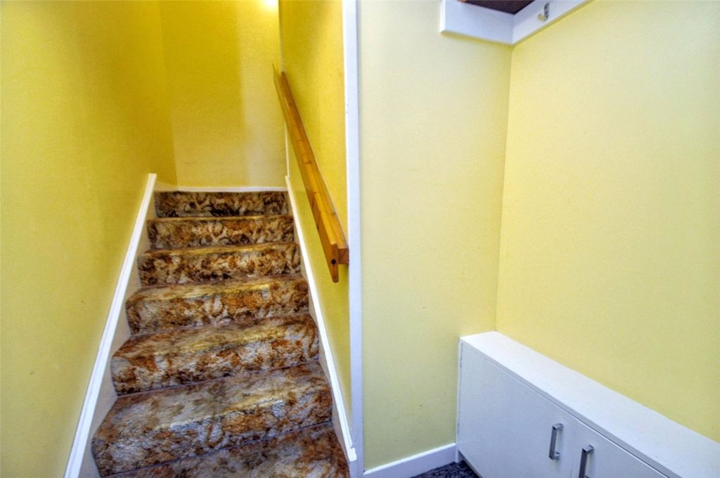 Property photo 2 of 18 Entrance
