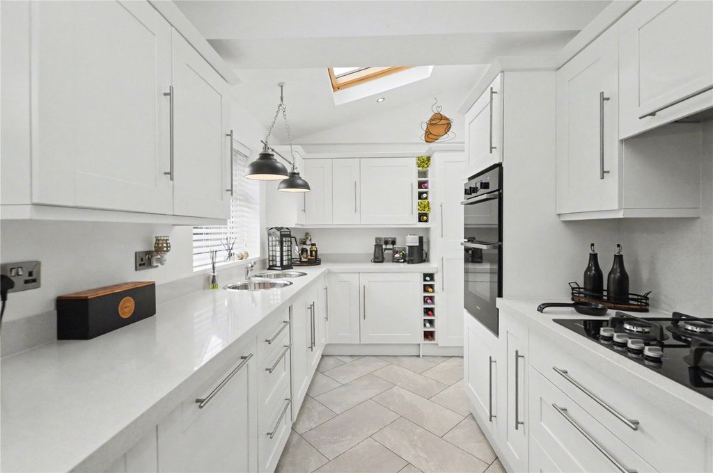 Property photo 2 of 19 Picture No. 14