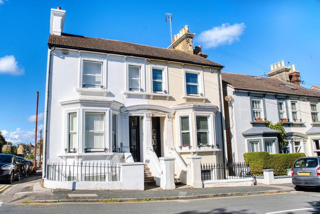 Property photo 1 of 38