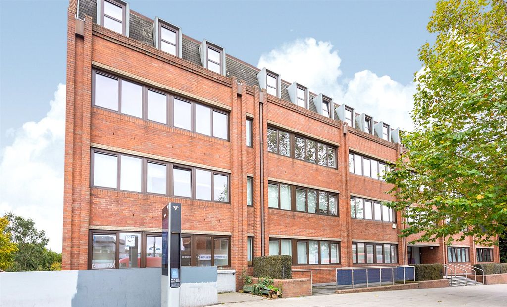 Property photo 2 of 7 Picture No. 01