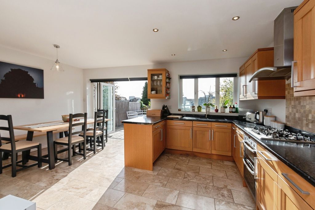 Property photo 3 of 17 Photo