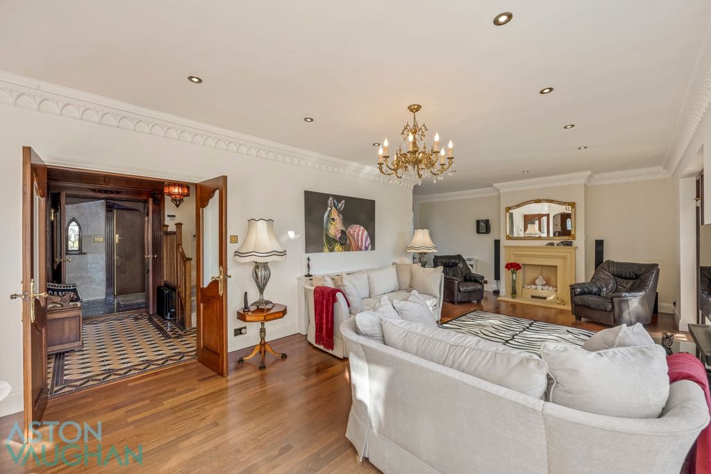 Property photo 3 of 43 4823102