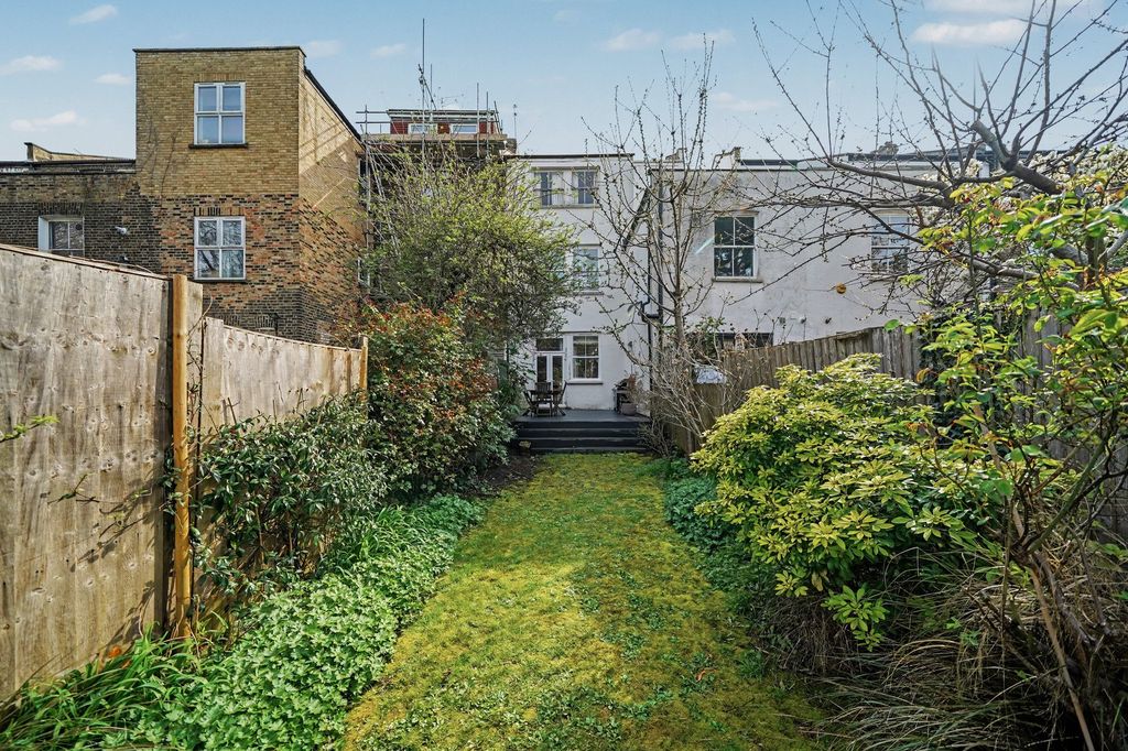 Property photo 3 of 16