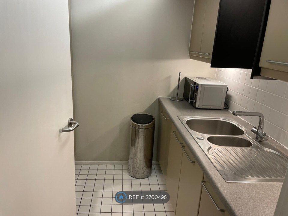 Property photo 3 of 7 Kitchen