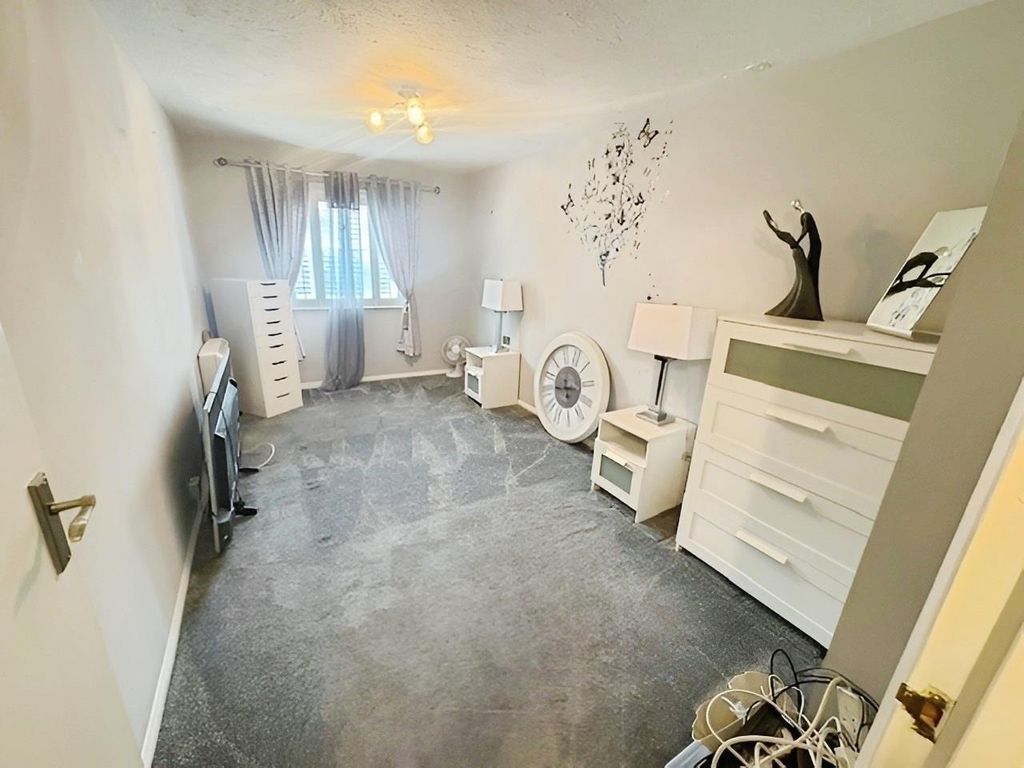 Property photo 2 of 6 2A721908-Bed 201.Jpg