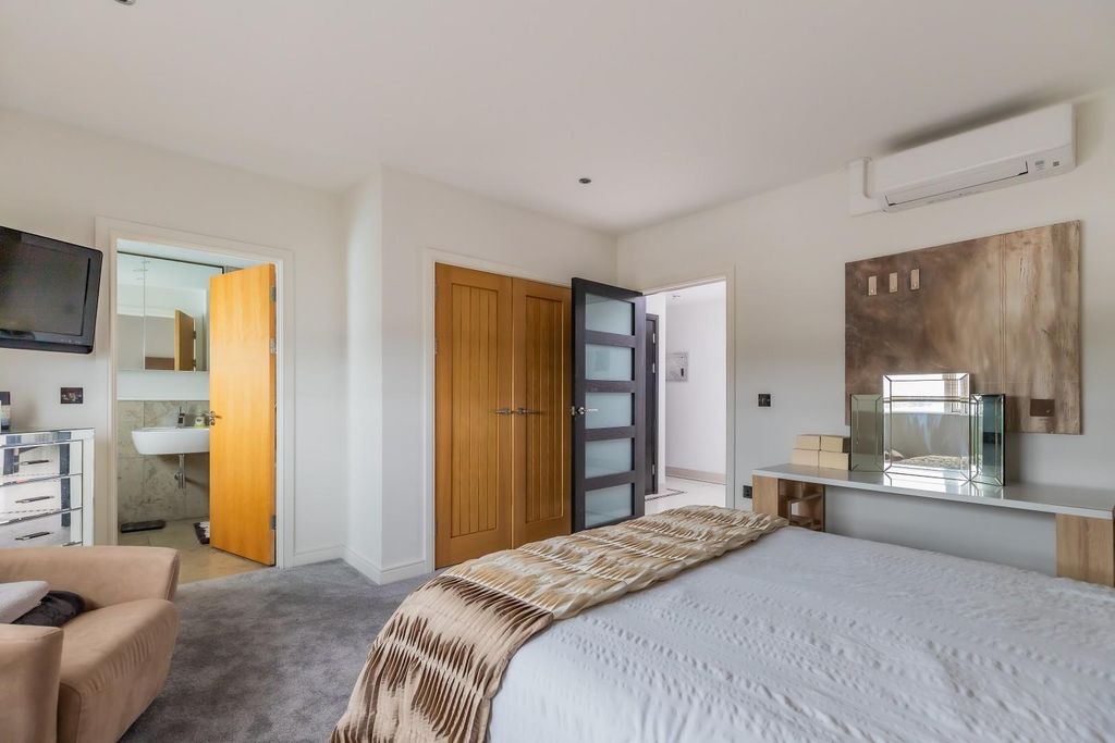 Additional image 27 of 3 bed flat for saleFerry Road, Cardiff CF11