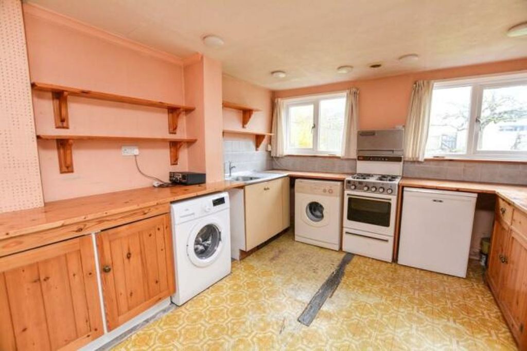 Property photo 3 of 8