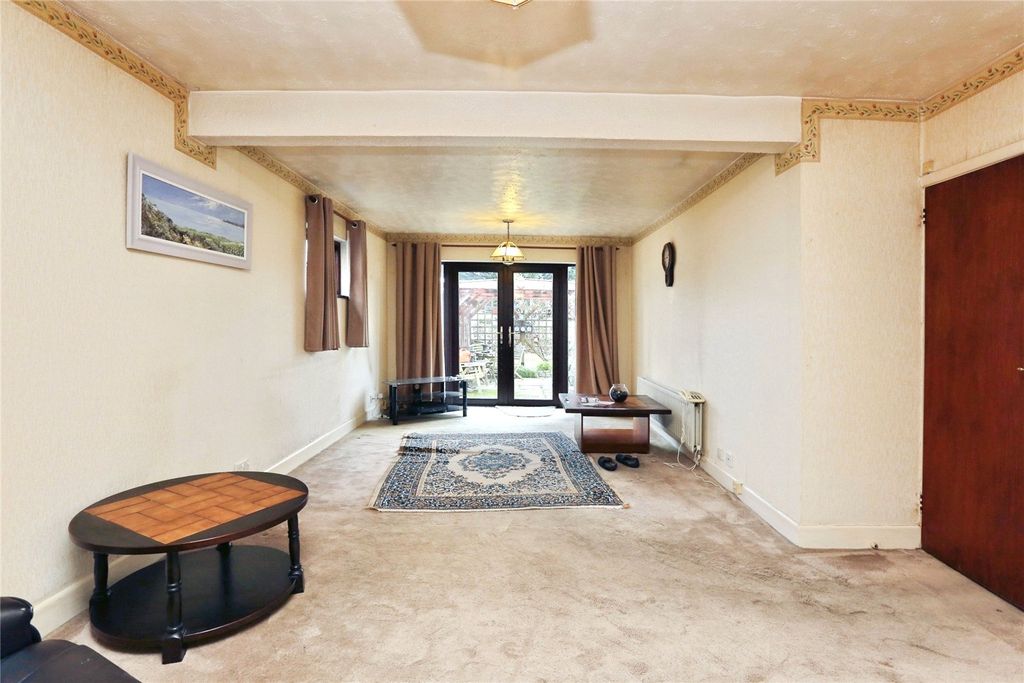 Property photo 2 of 14 Picture No. 12