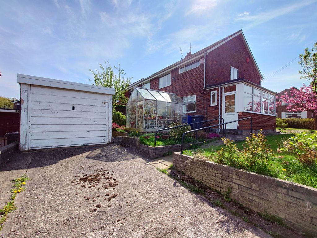 Property photo 2 of 33