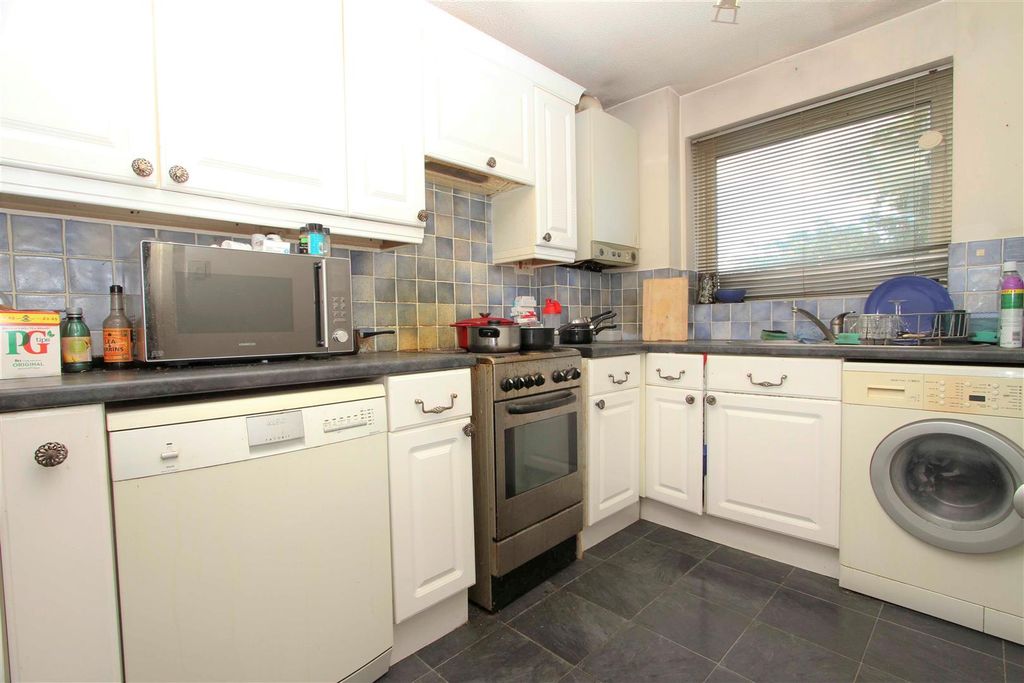 Property photo 3 of 7 Kitchen.Jpg