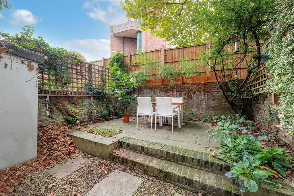 Property photo 2 of 12 Picture No. 13