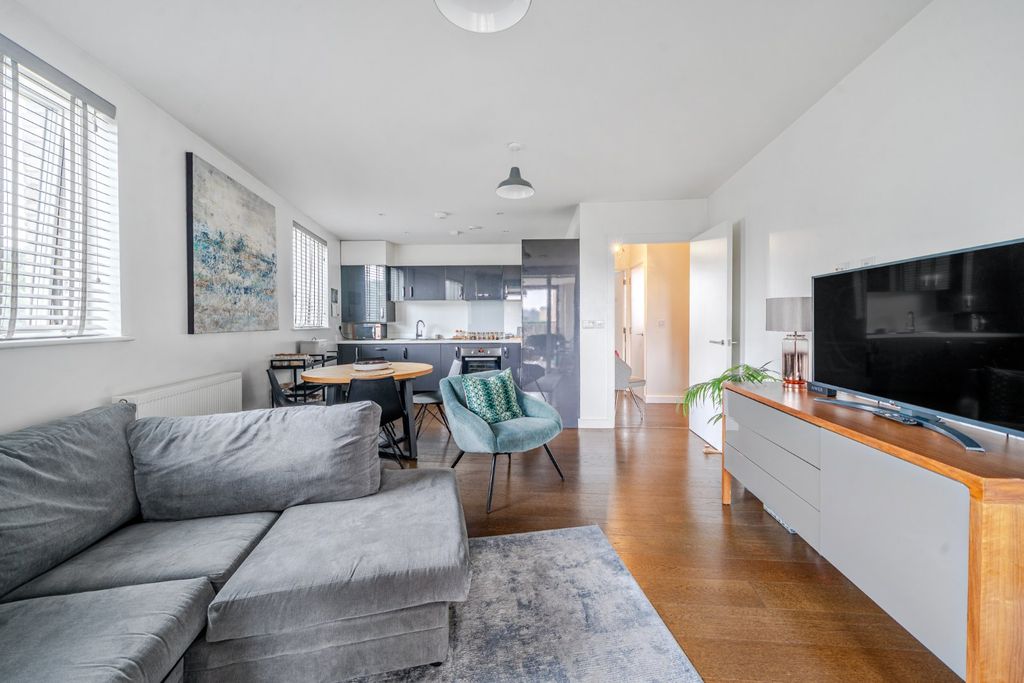 Property photo 2 of 17 Picture No. 10