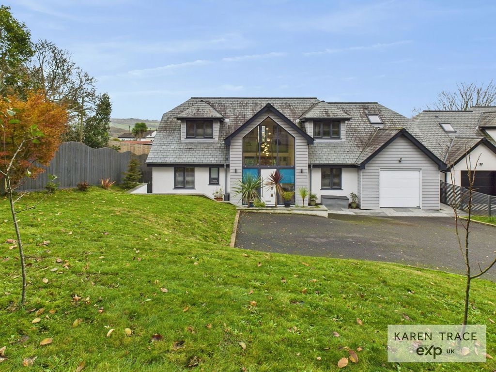 Property photo 1 of 33