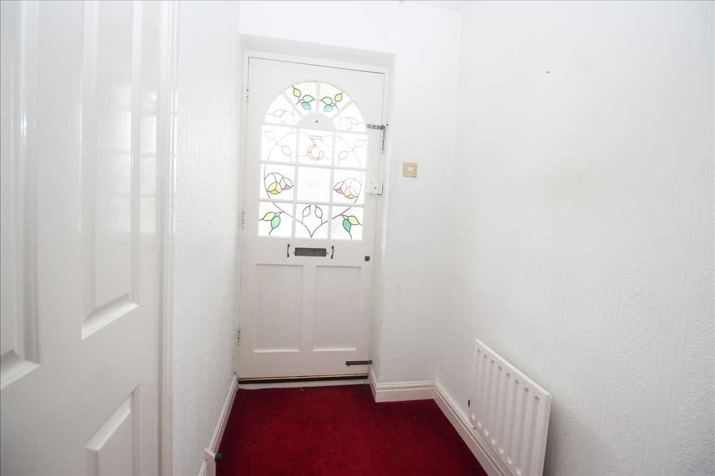 Property photo 2 of 16 Entrance Lobby