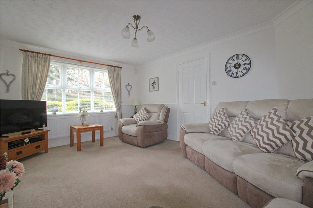 Property photo 3 of 24 Picture No. 12