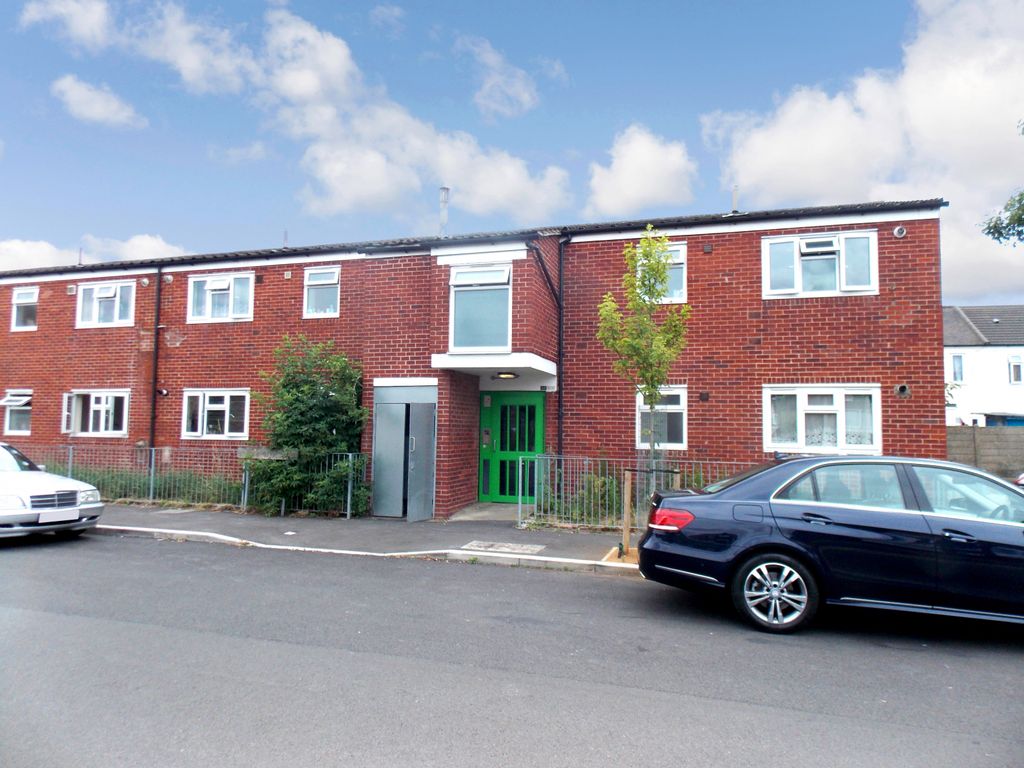 Property photo 1 of 6 One Double Bedroom Ground Floor Flat