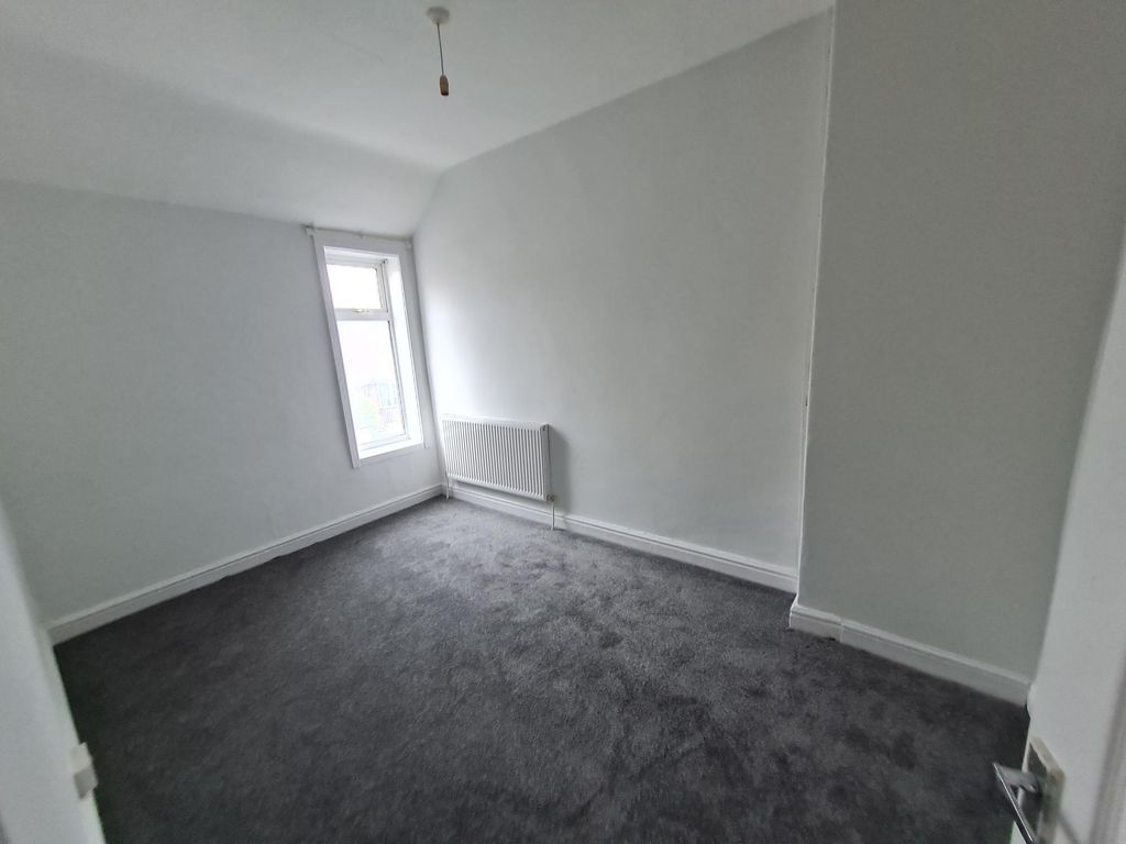 Property photo 2 of 10 Bedroom