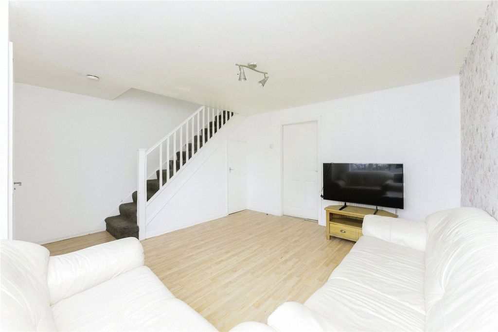 Property photo 3 of 14 Picture No. 12
