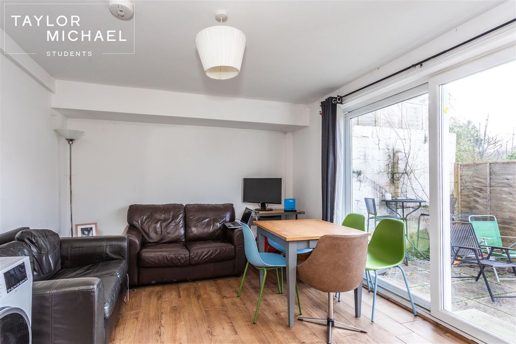 Property photo 2 of 14 Living Room