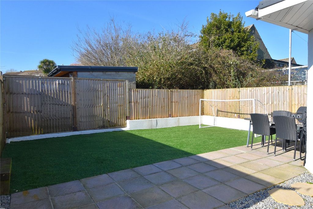 Property photo 2 of 12 Picture No. 11