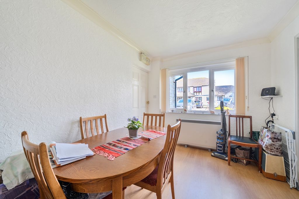 Property photo 3 of 18 1433949-16-69c3E7697A785-Arw-1