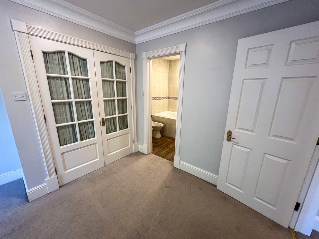 Additional image 27 of 2 bed flat for saleMolesey Park Road, East Molesey KT8