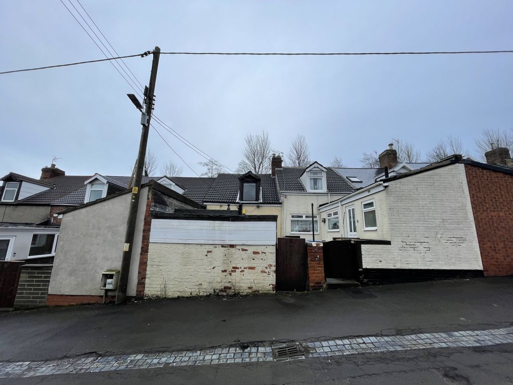 Property photo 1 of 20