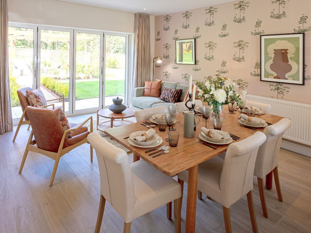 Property photo 3 of 15 Dining Area